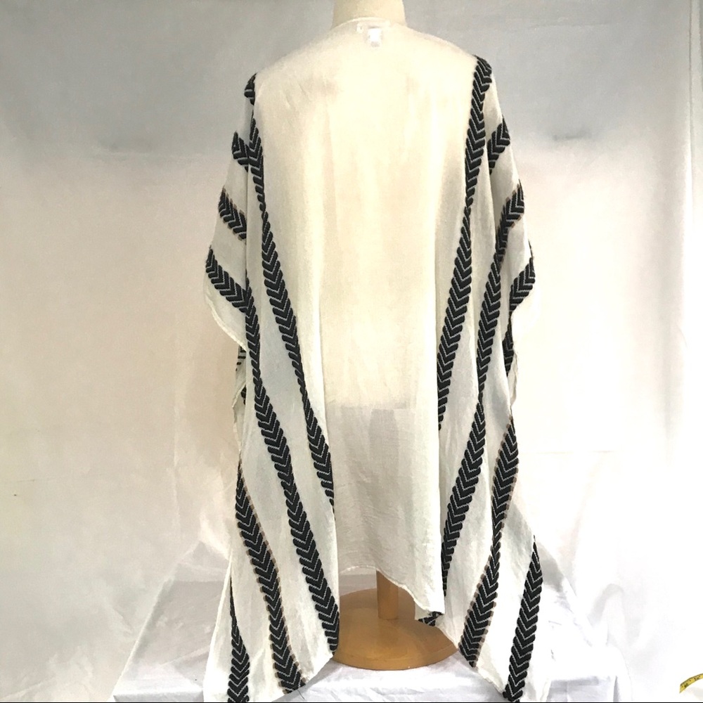 Universal Threads Boho Wrap/Shawl One Size - image 4